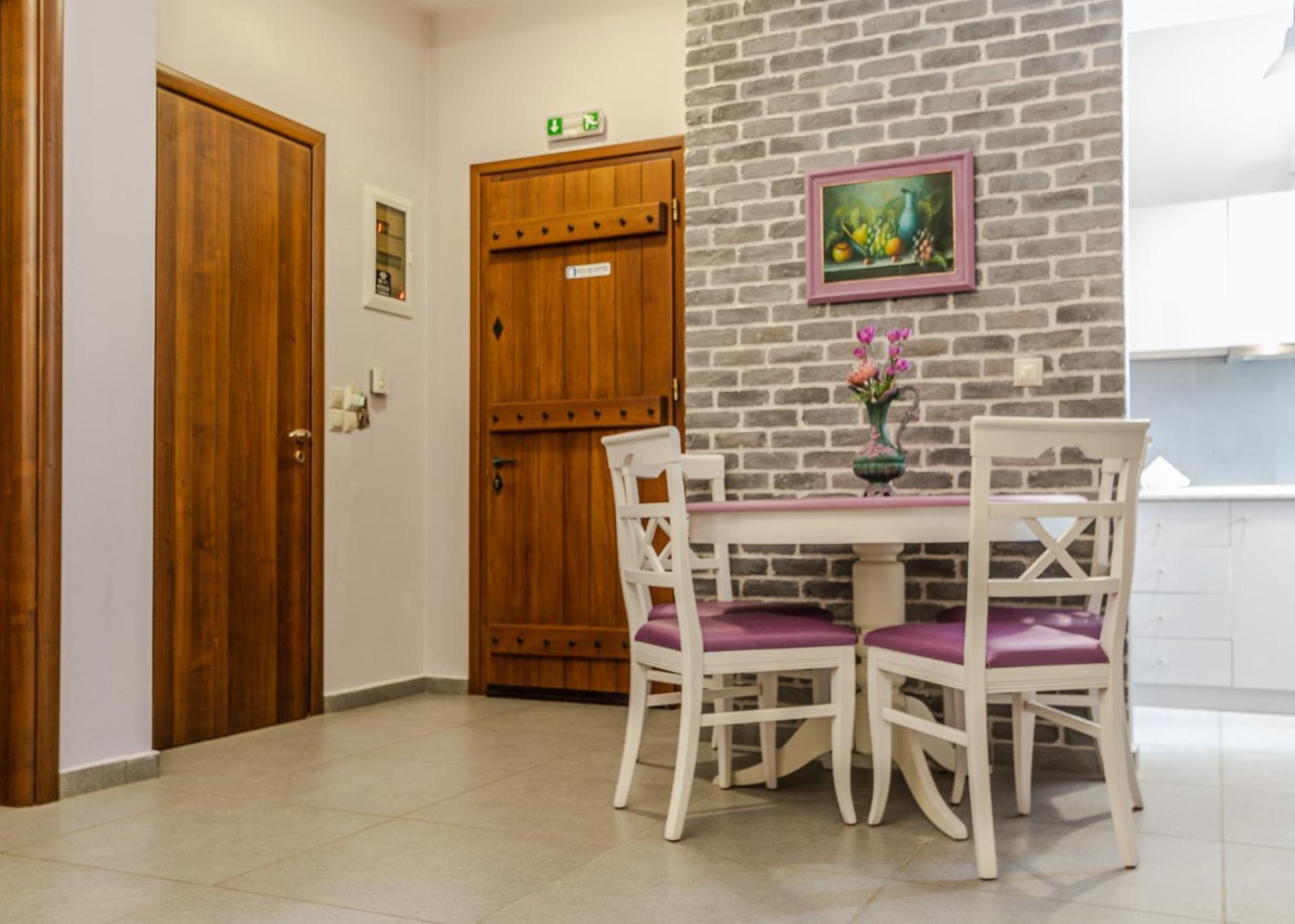 Aparthotel Lions Nine Mourésion Pokoj fotografie